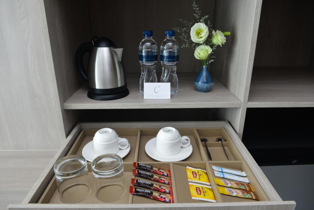 Centre Point Hotel Terminal21 Korat Nakhon Ratchasima Ngoại thất bức ảnh A tea and coffee tray in a hotel room