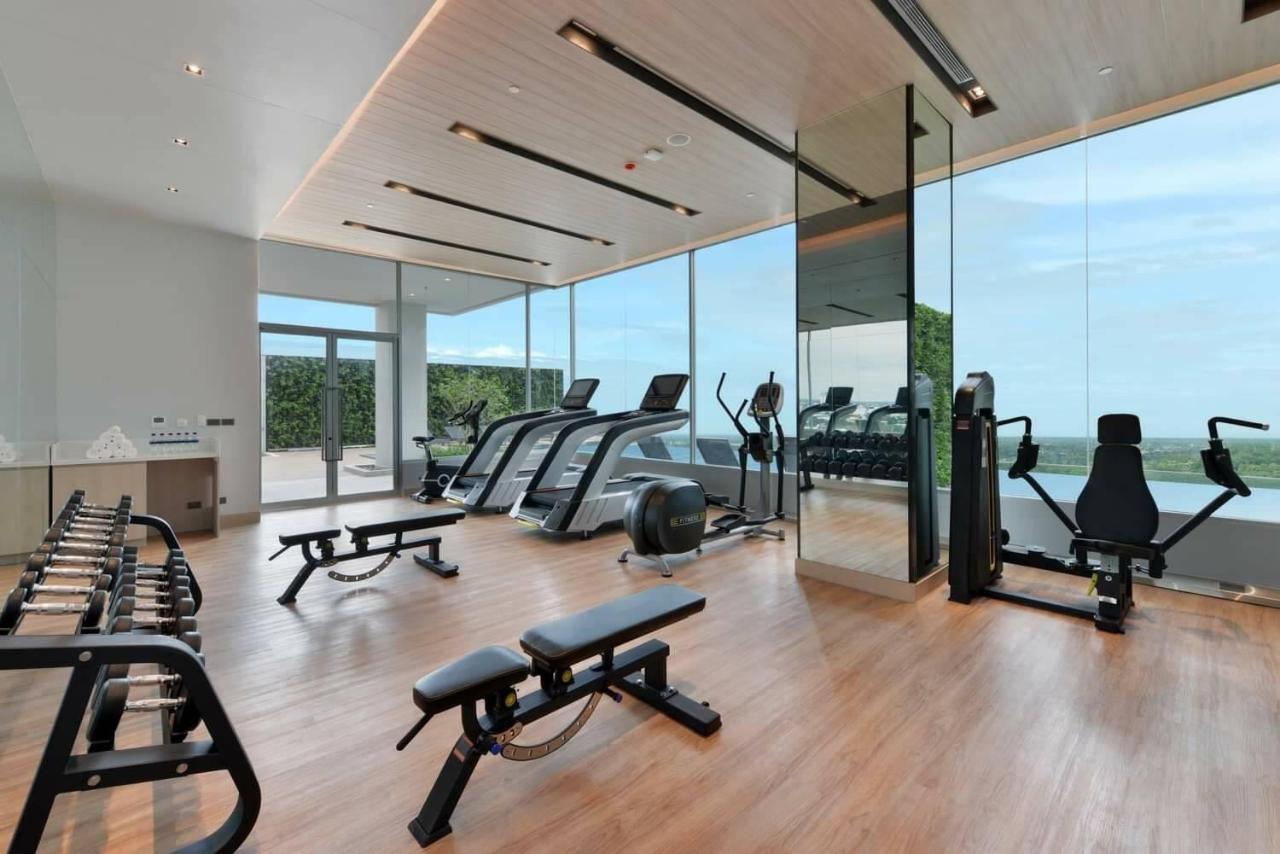 Centre Point Hotel Terminal21 Korat Nakhon Ratchasima Ngoại thất bức ảnh The gym at the hotel