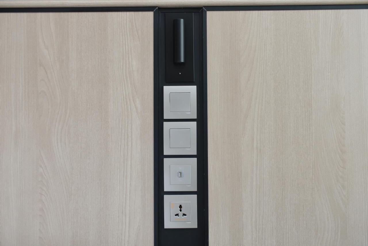 Centre Point Hotel Terminal21 Korat Nakhon Ratchasima Ngoại thất bức ảnh A power strip