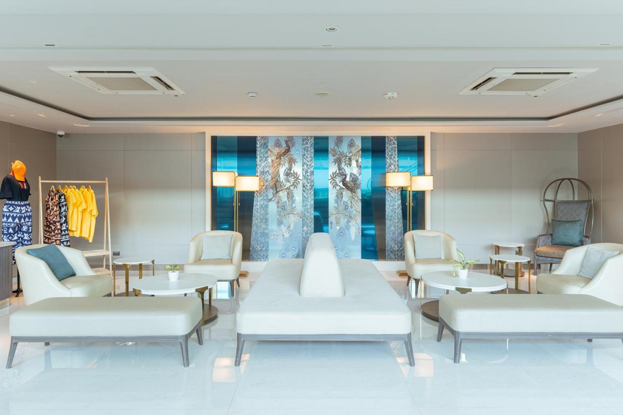 Centre Point Hotel Terminal21 Korat Nakhon Ratchasima Ngoại thất bức ảnh The lounge at the airport