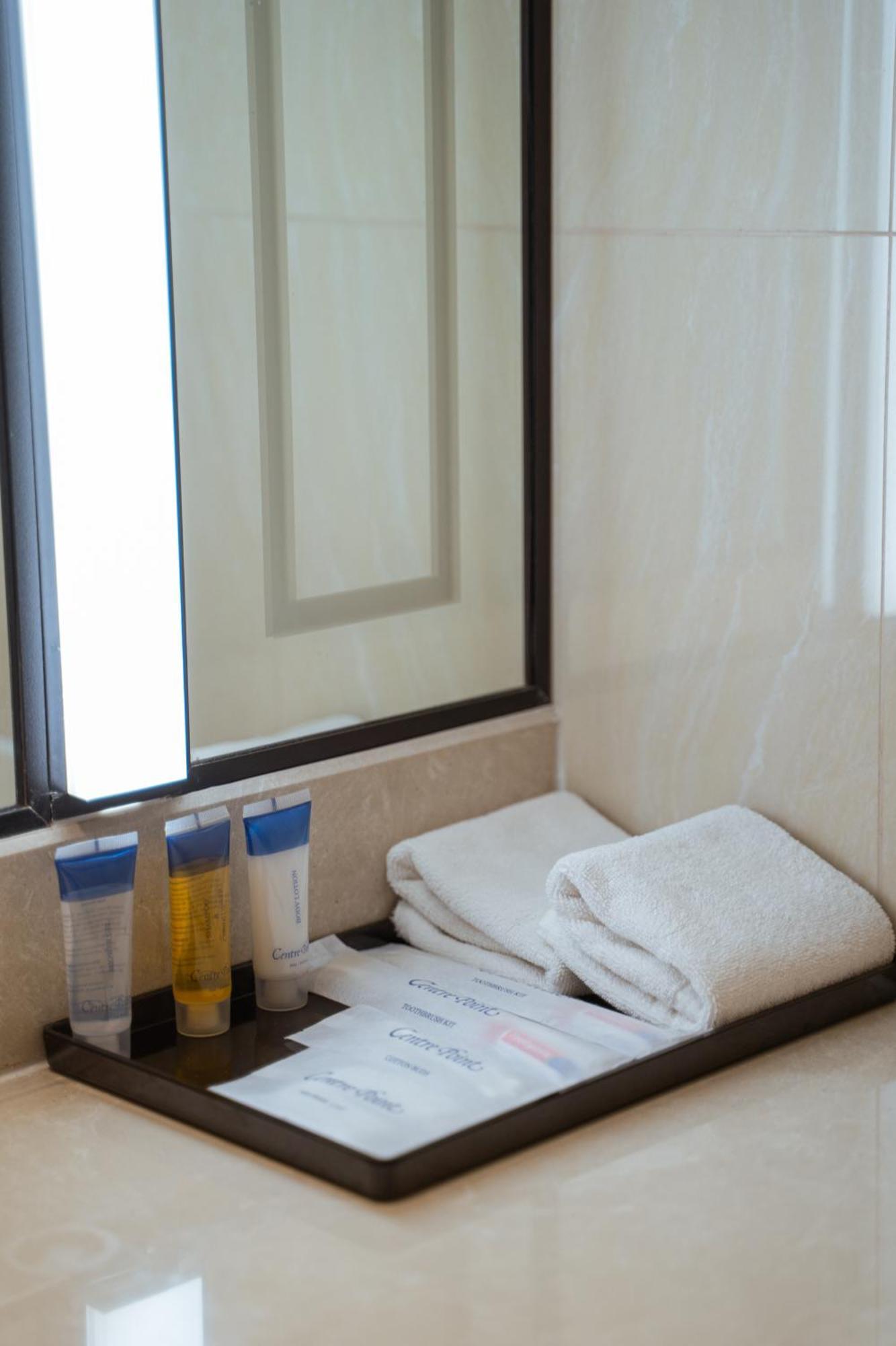 Centre Point Hotel Terminal21 Korat Nakhon Ratchasima Ngoại thất bức ảnh Bathroom amenities